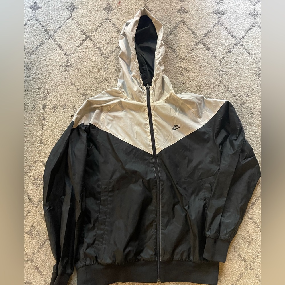 Men’s Nike running/track jacket. Reversible, size large. - Picture 2 of 3